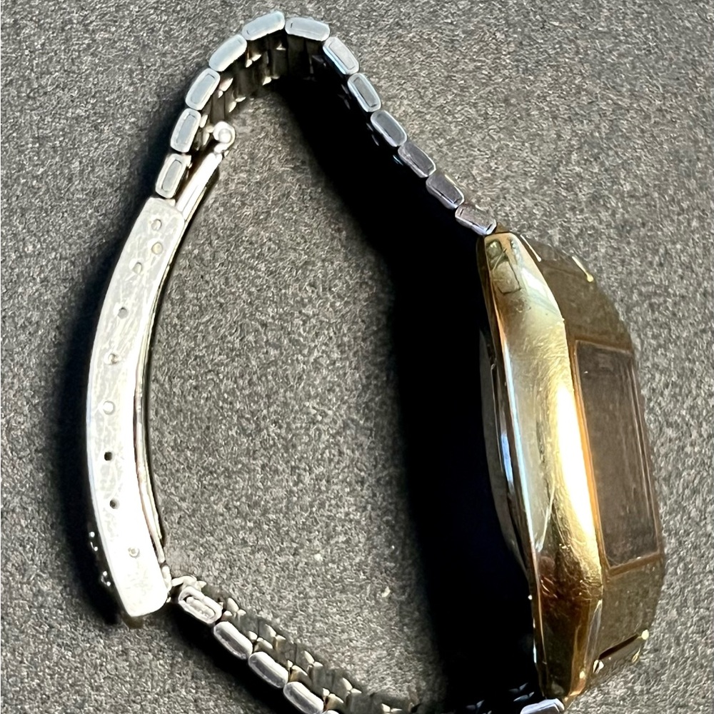 Vintage 1978 Seiko Gold and Silver Quartz LC - Picture 8 of 11
